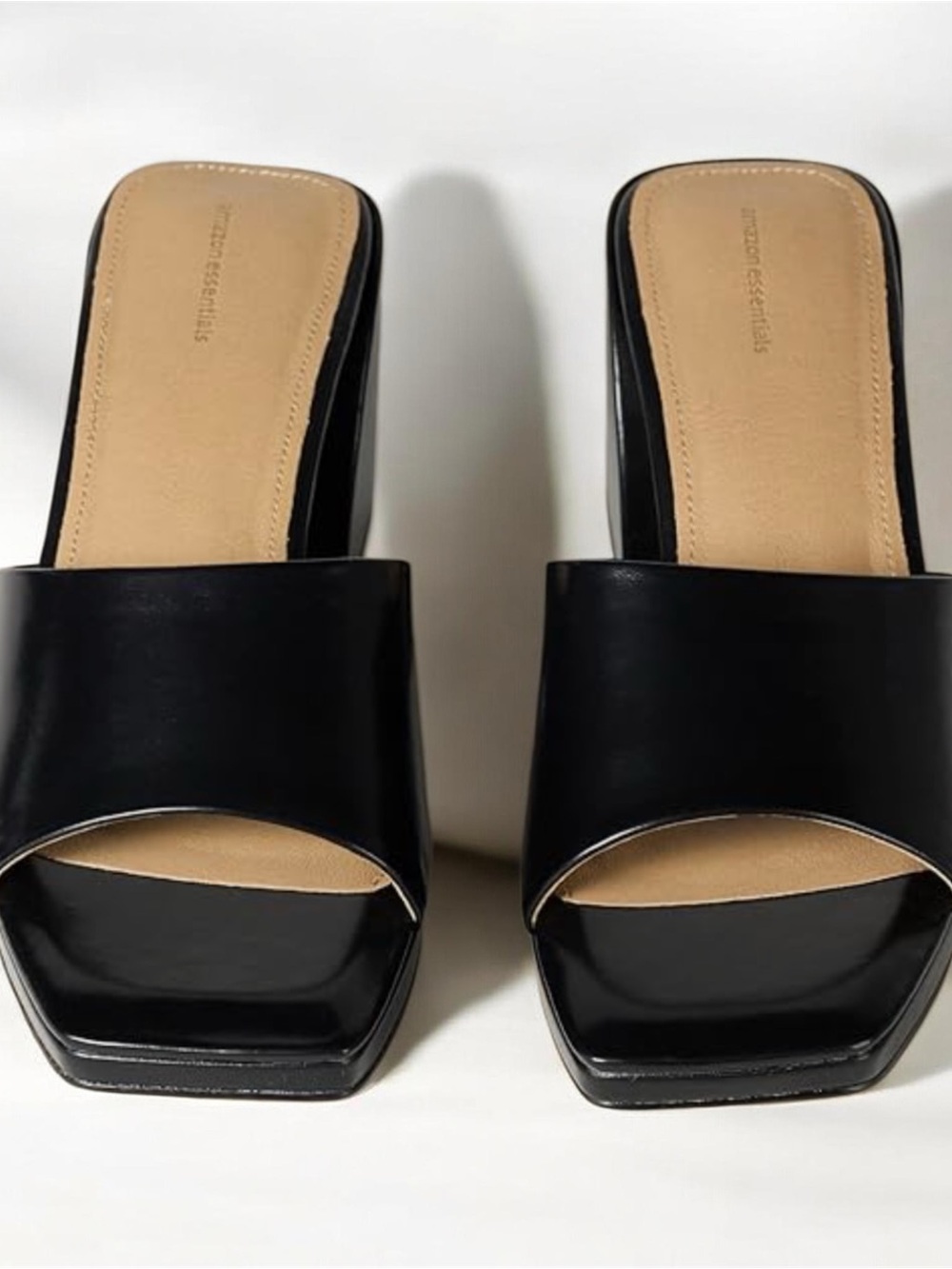 Amazon Essentials Black Patent Open-Toe Block Heel Mule - Picture 3 of 4
